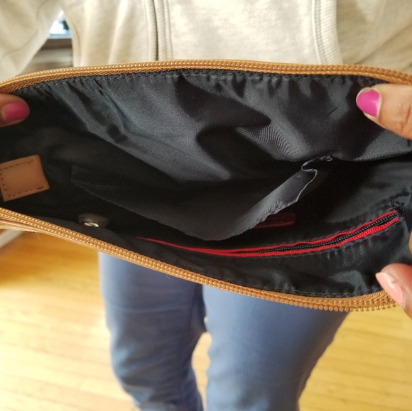 Cross Body Bag - Picture 3 of 4